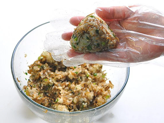 Bữa trưa đâu cần ra ngoài khi có cơm nắm vừa ngon vừa đủ chất thế này đợi sẵn!-6