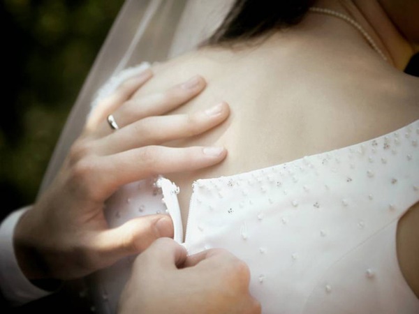 Cưới xong, vợ nhất quyết không động phòng, chồng hỏi mới vỡ lẽ lí do nhưng hành động sau đó gây sốc cho 2 họ-1