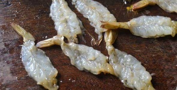 Dùng nồi chiên không dầu làm món tôm chiên cực ngon, ăn vào thơm giòn lại đầy đủ dinh dưỡng-2