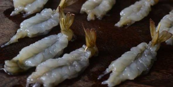 Dùng nồi chiên không dầu làm món tôm chiên cực ngon, ăn vào thơm giòn lại đầy đủ dinh dưỡng-4