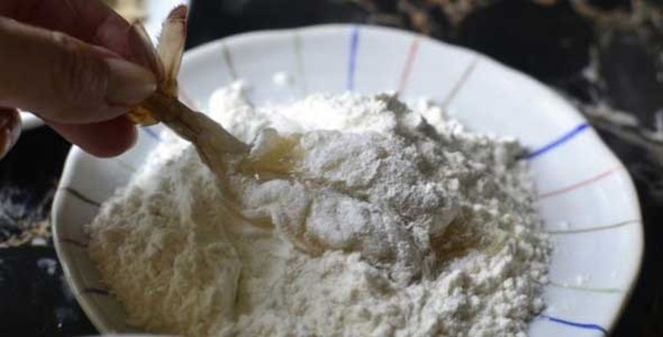 Dùng nồi chiên không dầu làm món tôm chiên cực ngon, ăn vào thơm giòn lại đầy đủ dinh dưỡng-5