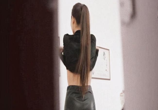 Con trai vén váy bạn gái lên nói: Con chỉ muốn xem bạn ấy có giống mẹ không thôi mà và sự chủ quan của người mẹ khi dạy con-1