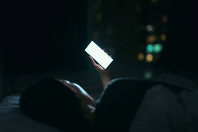 Tin nhắn anh ấy gửi cho vợ cũ khiến tôi quặn thắt lòng-1