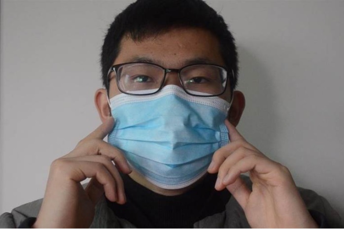 Nếu đeo khẩu trang mà kính bị mờ thì phải làm sao? Hướng dẫn bạn mẹo nhỏ này, đeo kính cả ngày cũng vẫn ổn áp-6