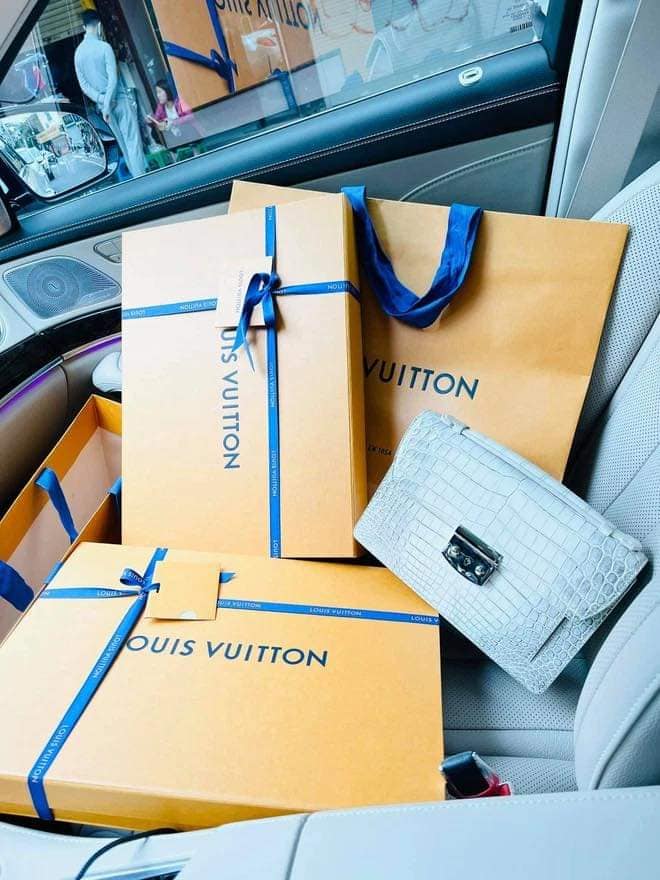 Các ông trùm trong đường dây đánh bạc 30.000 tỷ: Người du lịch sang chảnh quanh năm, kẻ vay mượn mua xế xịn làm màu-6