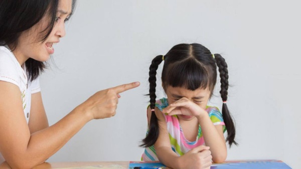 Mẹ ơi bạn đánh con - 3 người mẹ hành xử khác một trời một vực và bài học xương máu-2