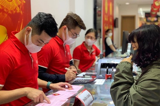 Giá vàng hôm nay 6/11: Lãi suất USD thấp, vàng tăng vọt