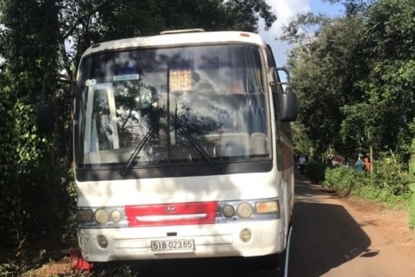 Thông tin bất ngờ vụ xe đưa đón quên đóng cửa khiến học sinh lớp 6 tử vong vì bị văng ra ngoài-1