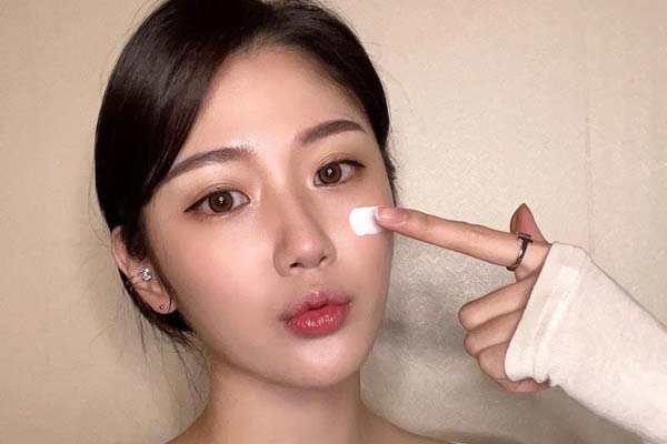 5 lỗi skincare mùa đông khiến da bạn lúc nào cũng khô sần, không căng mịn như mong đợi-5