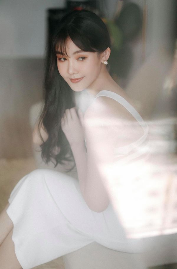 Người đẹp từng bị Hoa hậu Đặng Thu Thảo&nbsp;chỉ trích nhan sắc giờ lột xác sau 4 năm,&nbsp;nhìn bảng thành tích học hành, thăng tiến mới nể-4