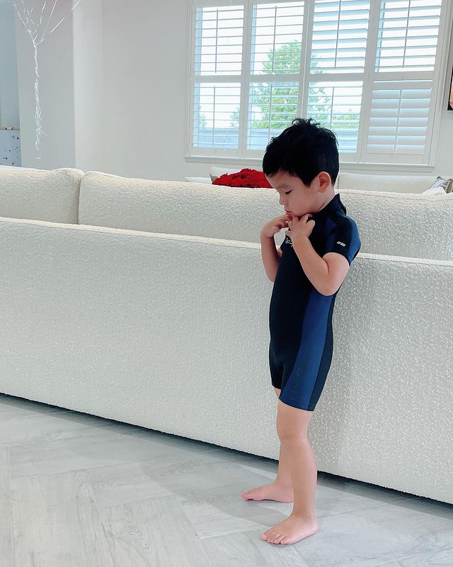 Không gian sống mới rất nhẹ nhàng ấm áp với gam màu xám trắng của Hoa hậu Phạm Hương-4