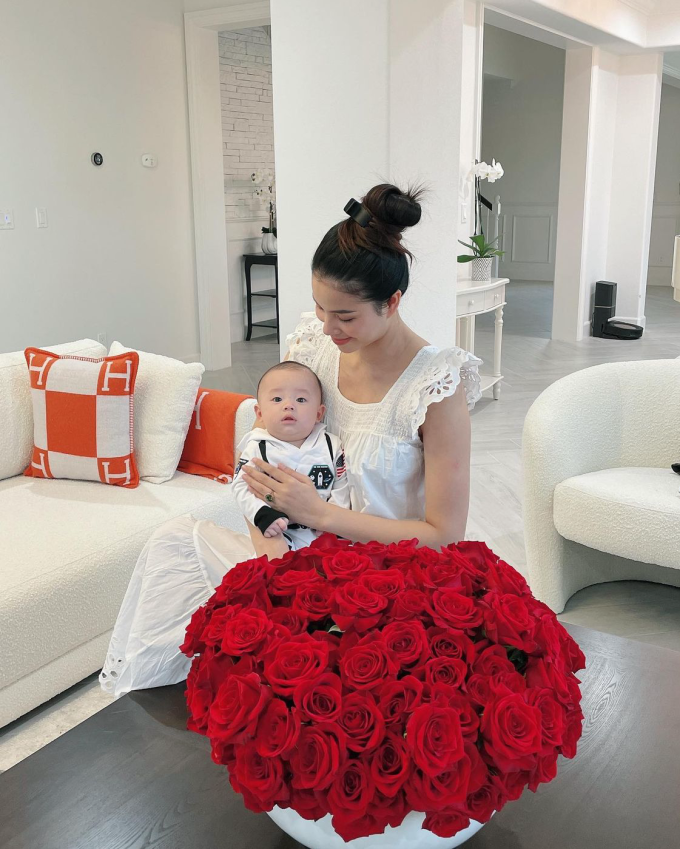 Không gian sống mới rất nhẹ nhàng ấm áp với gam màu xám trắng của Hoa hậu Phạm Hương-5