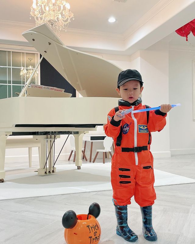 Không gian sống mới rất nhẹ nhàng ấm áp với gam màu xám trắng của Hoa hậu Phạm Hương-7