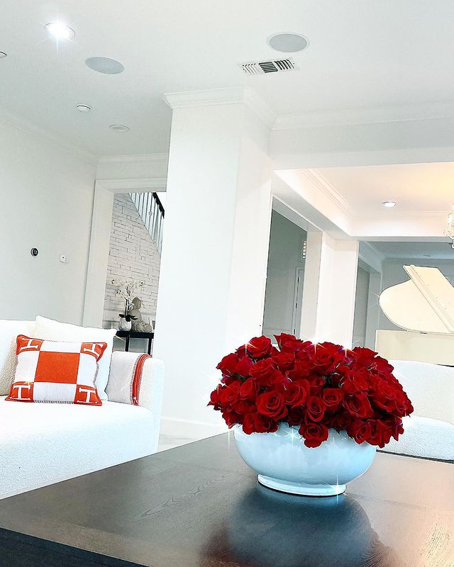 Không gian sống mới rất nhẹ nhàng ấm áp với gam màu xám trắng của Hoa hậu Phạm Hương-9