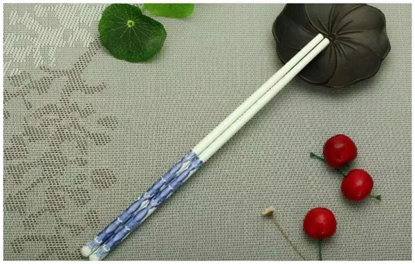 Bác sĩ nhắc nhở: Dù tình cảm vợ chồng mặn nồng thế nào cũng không được dùng chung những đồ vật này tránh rước bệnh-4