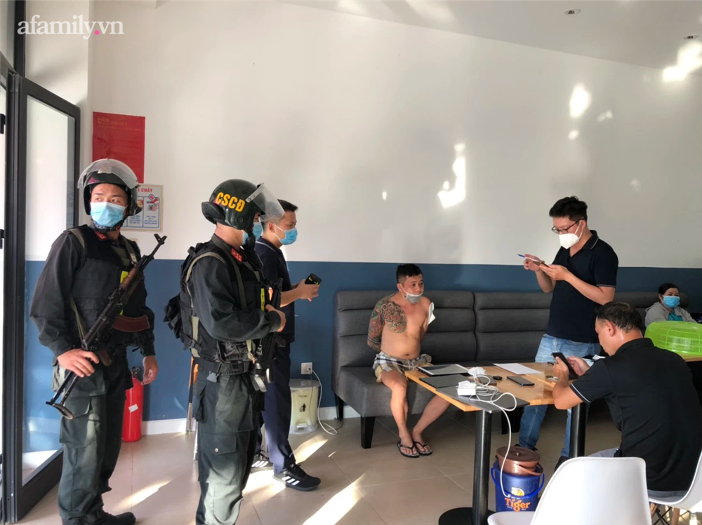 Hà Nội: Phá đường dây đánh bạc cực khủng qua mạng 14.000 tỷ đồng-2