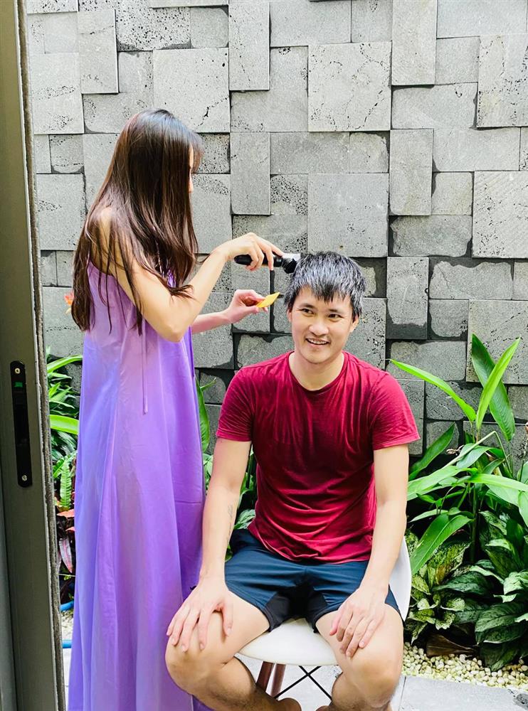 Công Vinh khoe khoảnh khắc bình yên, hạnh phúc bên Thủy Tiên sau gần 2 tháng giữ im lặng-1