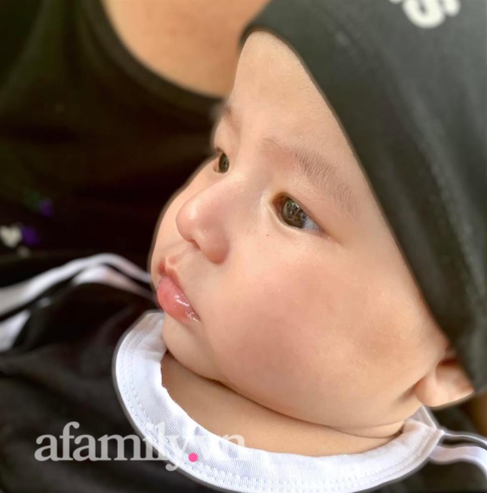 Mẹ trẻ đam mê xin vía lúc bầu, lưu loạt ảnh bé có mũi cao về ngắm, con sinh ra sở hữu diện mạo gây bất ngờ-4