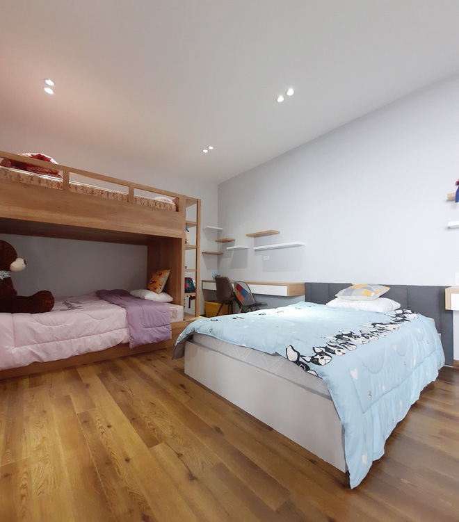 Vợ chồng Đắk Lắk chi hơn 1 tỷ xây nhà cấp 4, mặt tiền gây ấn tượng bởi những đường cong màu trắng phá cách-15