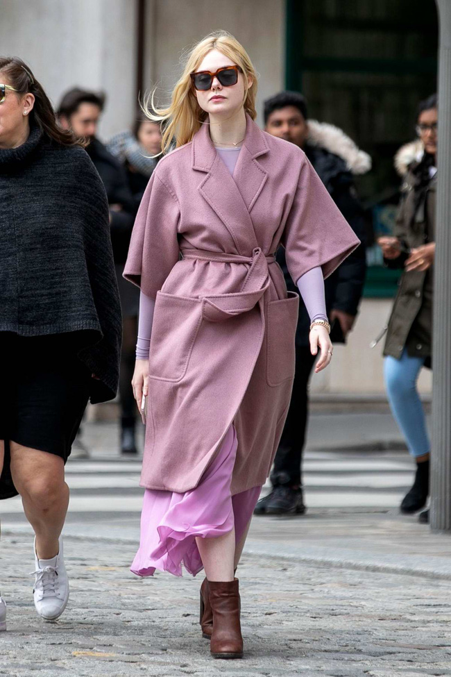 Học 13 cách diện áo khoác dài của sao Âu Mỹ cho sành điệu khác kiểu mọi năm-10