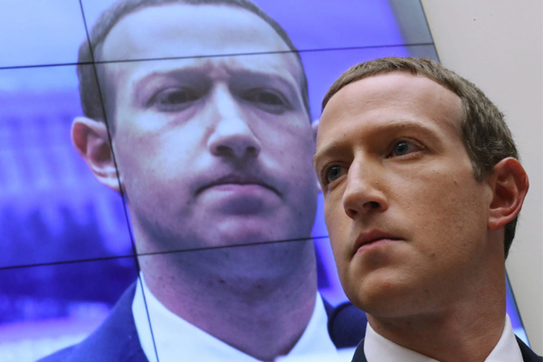 Mark Zuckerberg bị tố đã tải và dùng thử một ứng dụng ảnh, rồi sau đó copy làm của riêng khiến ứng dụng này phải đóng cửa-1