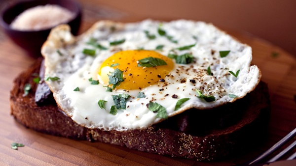 Ăn trứng vào buổi sáng rất bổ dưỡng nhưng tránh 3 điều kiêng kỵ này, nếu không sẽ tạo sỏi dạ dày, tích tụ độc tố trong cơ thể-2