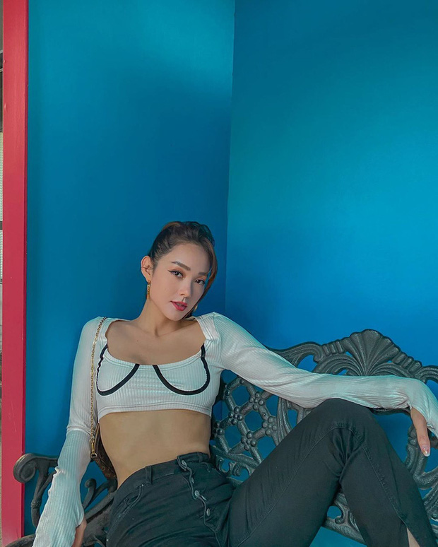 Minh Hằng đang diện chiếc áo gây tức mắt nhất từ trước tới nay-7