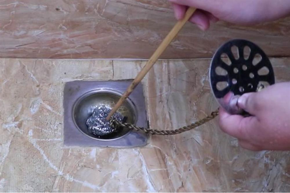 Đặt quai túi giấy bỏ đi trong phòng tắm, có thể tiết kiệm một khoản tiền mỗi năm, rất thiết thực cho mọi gia đình-7