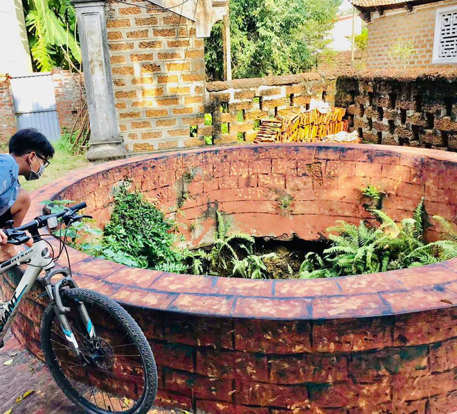 Hà Nội: Người dân làng Đường Lâm bức xúc vì giếng cổ bị đoàn phim tự ý tô vẽ, làm mới để lấy bối cảnh-2