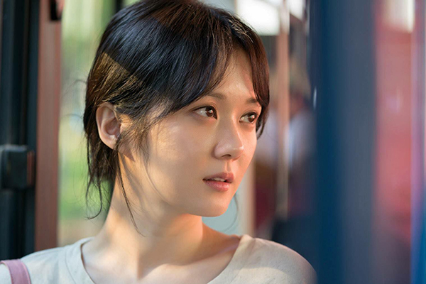 Tôi tặng một sợi dây chuyền vàng vào ngày sinh nhật của mẹ chồng, bà ném nó đi, tôi bật cười sau khi lật tung thùng rác-2