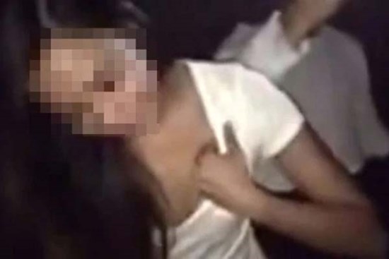 Bắt tại trận vợ bạn thân ngoại tình, chàng trai có phản ứng đáng khen trong khi 