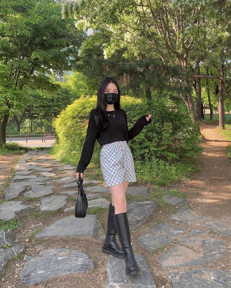 Cô nàng chỉ cao 1m51 nhưng hack dáng siêu cao thủ với 3 bí kíp đơn giản-1