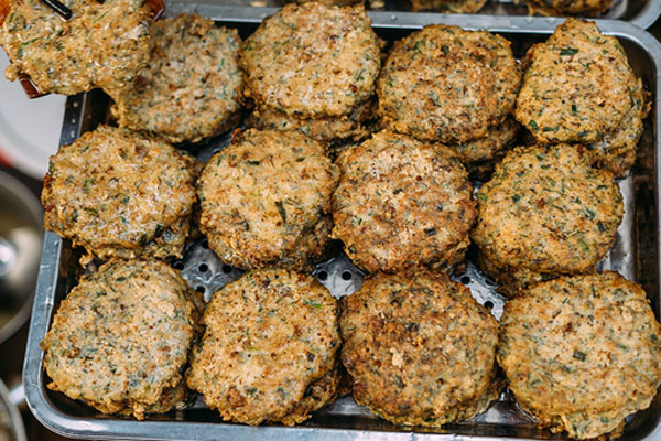 Quán chả rươi hút khách theo công thức ba xoa hai đập, chỉ bán theo mùa-10