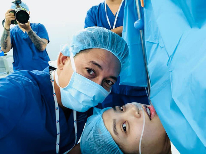 Sao nữ Vbiz từ chối được con riêng của chồng gọi là mẹ, bỏ mặc cảnh báo nguy cơ cao để sinh nhóc tỳ thứ 3-7