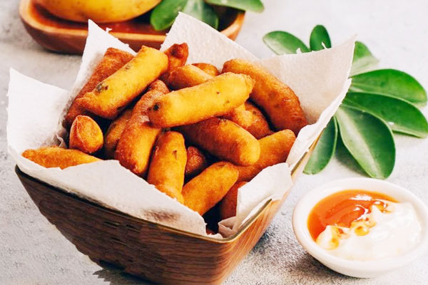 Cuối tuần đãi cả nhà món khoai lang kén bằng bột mì thơm ngon, hấp dẫn không kém gì ngoài hàng-5