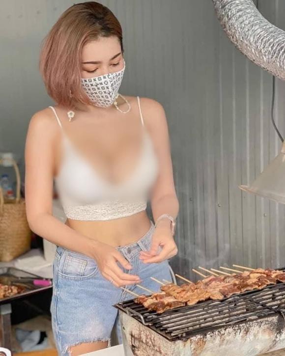 Cô chủ quán nóng bỏng đứng bán bánh mì làm dân mạng chao đảo-2