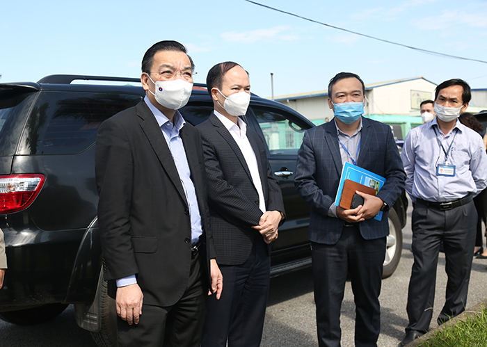 Chủ tịch UBND Thành phố Chu Ngọc Anh kiểm tra công tác phòng, chống dịch tại huyện Gia Lâm và quận Long Biên-5