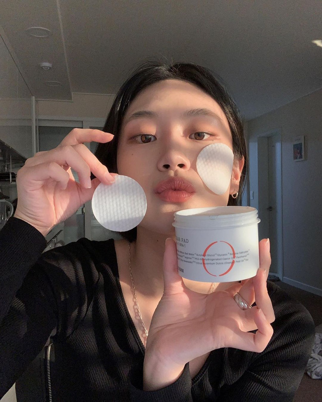 4 lỗi tẩy da chết trầm trọng đến nỗi có thể khiến da kích ứng, khô như ngói trong mùa đông-2