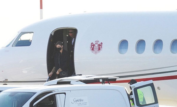 Vương phi Monaco trở về hoàng gia sau 10 tháng rời xa, kẻ thứ 3 từng lên tiếng công kích nhận cái kết đắng-1