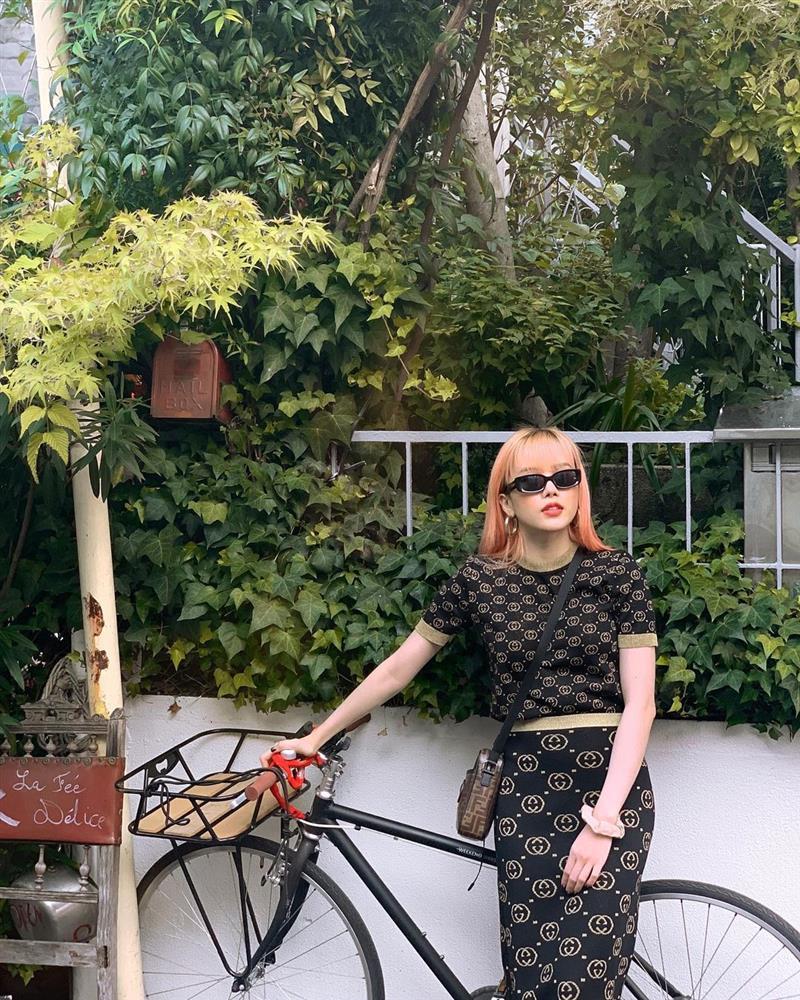 Quá trình Thiều Bảo Trâm xài đồ hiệu cũng gập ghềnh hệt tình trường-2