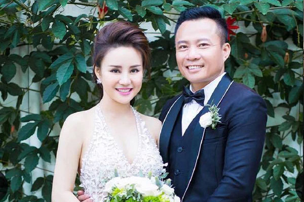 Nữ streamer Bình Dương tố Vy Oanh nợ 30.000 USD khi mua kim cương, nữ ca sĩ mắng thẳng: Rẻ tiền-4