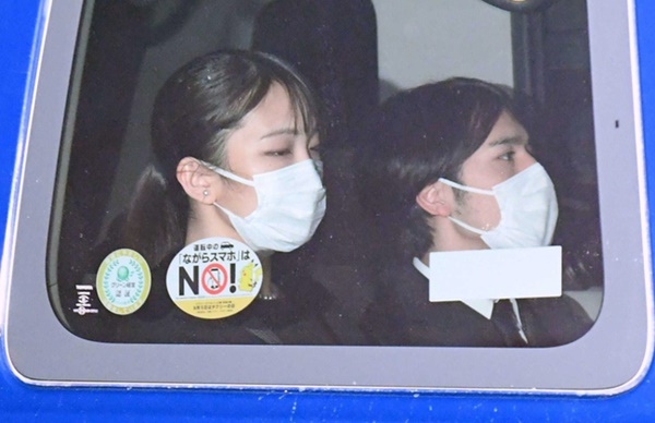 Thực tế chua chát sau khi cựu Công chúa Nhật Bản lấy chồng thường dân: Chưa từng nở một nụ cười hạnh phúc!-3