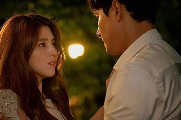 Đưa bạn gái về nhà chơi, cô ấy thật thà thú nhận bí mật với bố mẹ tôi khiến tất cả rơi vào bế tắc-1