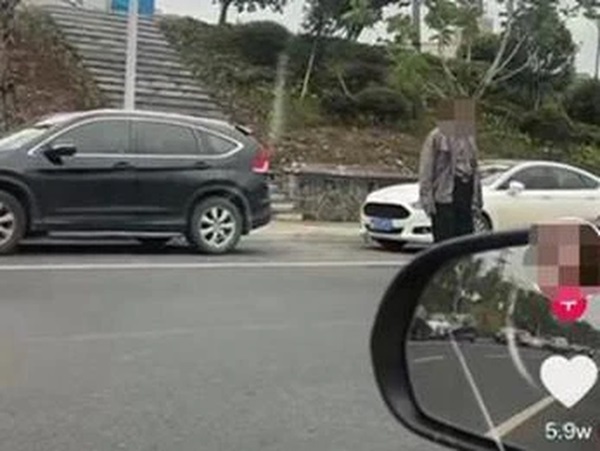 Người đàn ông bị vợ con từ mặt vì một bức ảnh ất ơ trên mạng cùng câu chuyện không thể tin nổi-1