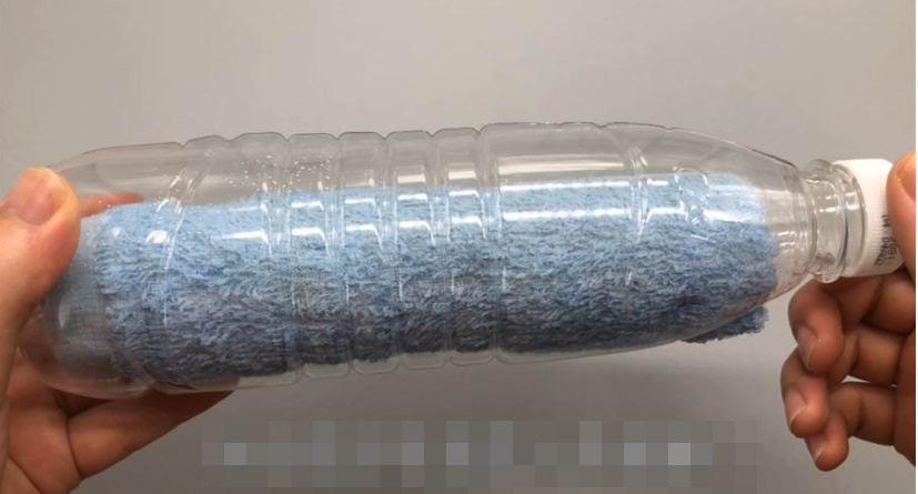 Cho khăn vào chai nhựa hóa ra có công dụng tuyệt vời, điều đơn giản nhưng có lẽ 90% mọi người không biết-8
