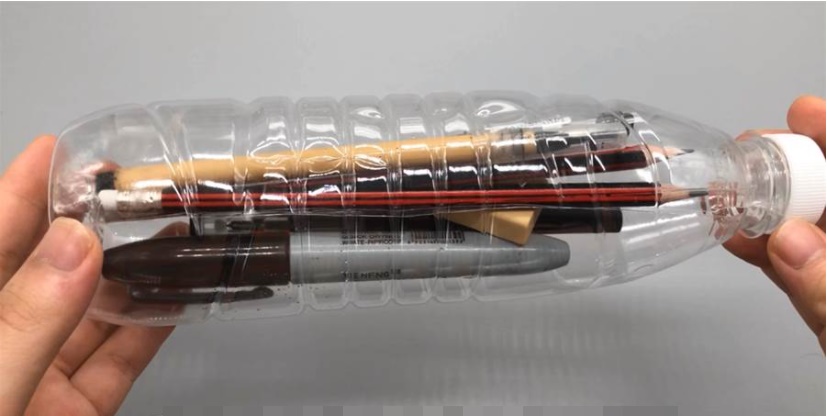 Cho khăn vào chai nhựa hóa ra có công dụng tuyệt vời, điều đơn giản nhưng có lẽ 90% mọi người không biết-10