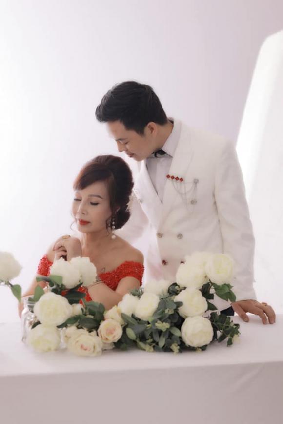 Cô dâu 62 tuổi - Thu Sao đăng ảnh cưới chưa từng công bố, so với hiện tại được khen trẻ hơn nhờ thay đổi góc con người-11