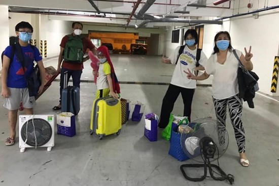 Gia đình một nam ca sĩ Vbiz có tới 6 người nhiễm Covid-19 không rõ nguồn lây