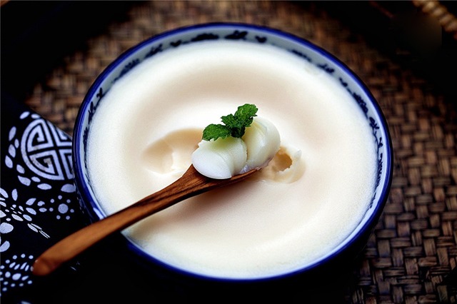 Rán mỡ lợn, nhiều người làm sai ngay bước đầu, đầu bếp mách cách nấu để cả năm không hôi-1