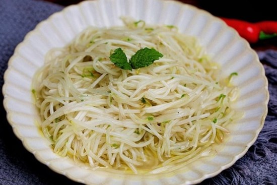 Xào giá đỗ để lửa to hay nhỏ, đầu bếp mách phải thế này giá mới không ra nhiều nước